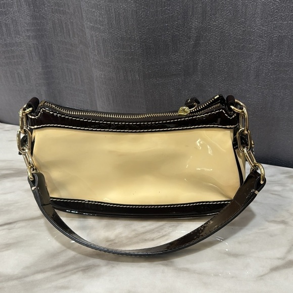 Dooney & Bourke patent leather bag J6423747. Preowned - Picture 6 of 8